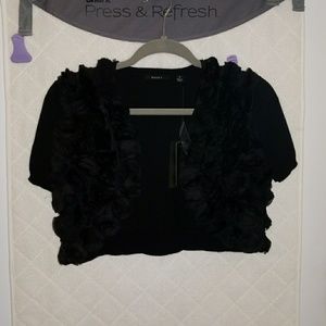 Cropped cardigan with roses on front